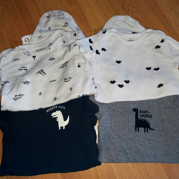 9 month boys onesises and jeans - Picture 1 of 3